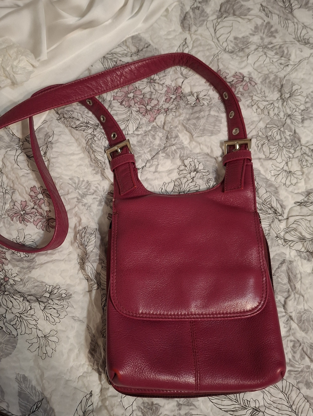 Clarite Accessories Magenta leather crossbody organizer bag
